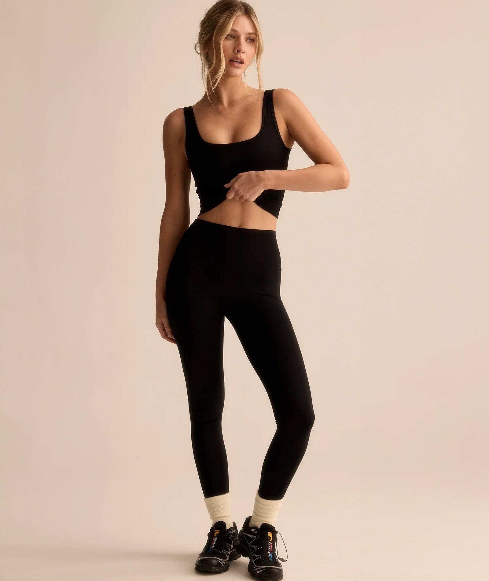 VEHLA Crop Atlet Black